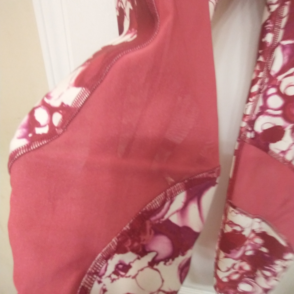 Under Armour Cranberry  and White Whimsical Patterned Leggings with Mesh Inserts - Picture 3 of 11